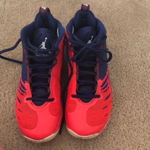 Jordan Superfly Size 6Y Neon orange/Royal blue